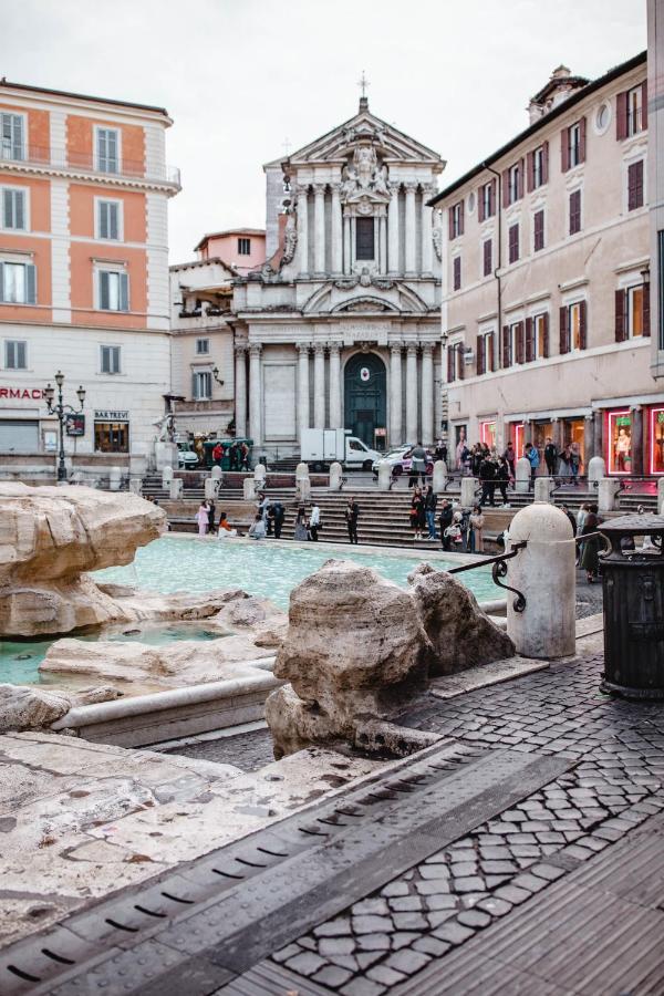 Отель Delfini Trevi House Рим Экстерьер фото