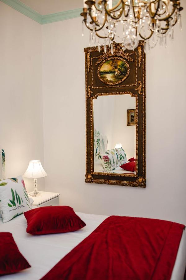 Отель Delfini Trevi House Рим Экстерьер фото