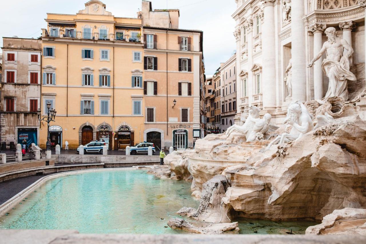 Отель Delfini Trevi House Рим Экстерьер фото