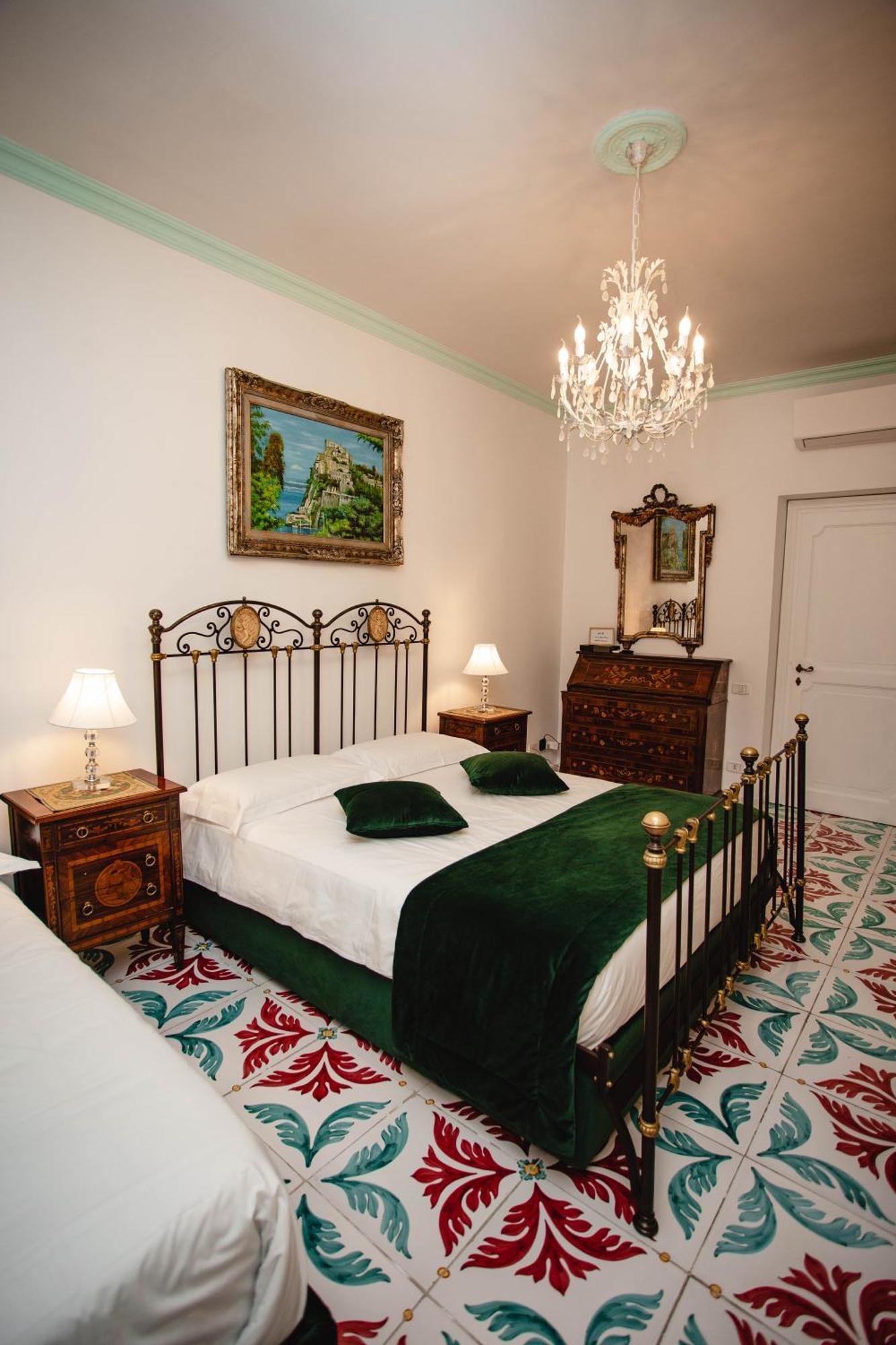 Отель Delfini Trevi House Рим Экстерьер фото